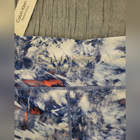 Calvin Klein Performance Bike Shorts - Picture 2 of 6